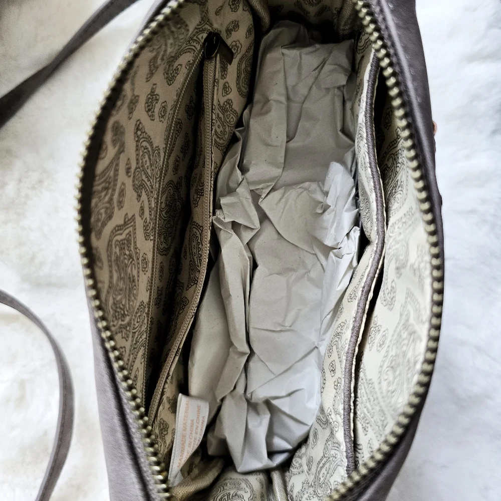 🕊️ Boho Vegan Leather Taupe Purse - Picture 4 of 4